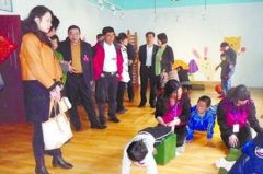 政协委员们提议政府设立公办孤独症儿童康复机构