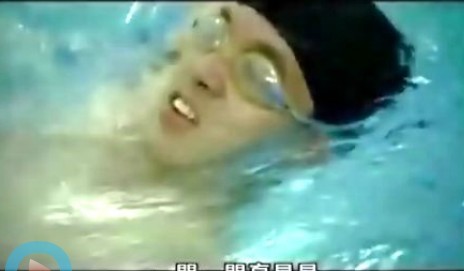 黑人小S关怀自闭症患者 艺人做公益也有竞争
