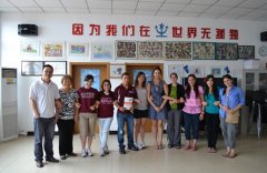 美国大学师生在京关爱自闭症儿童的语言发展